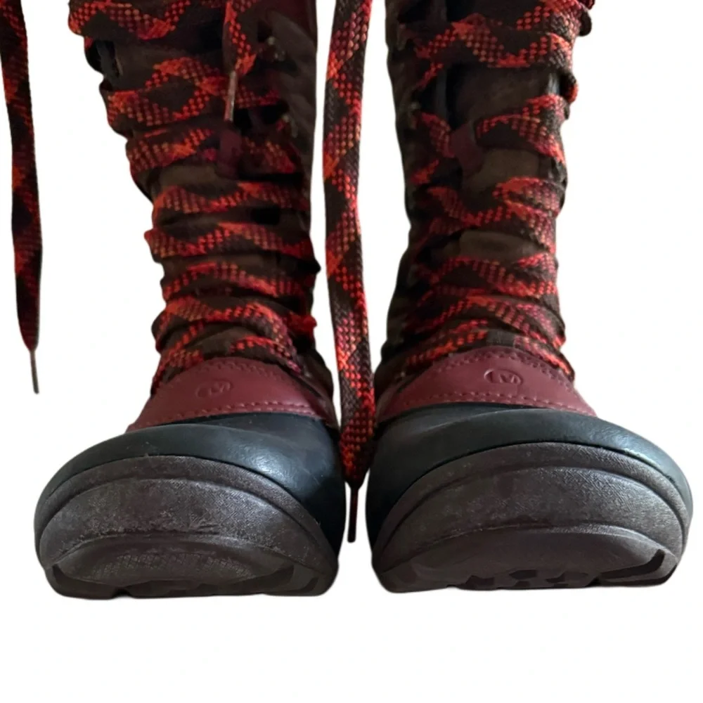 Authentic MERRELL Women's Red and Black Fur-Lined Boots - Picture 6 of 9